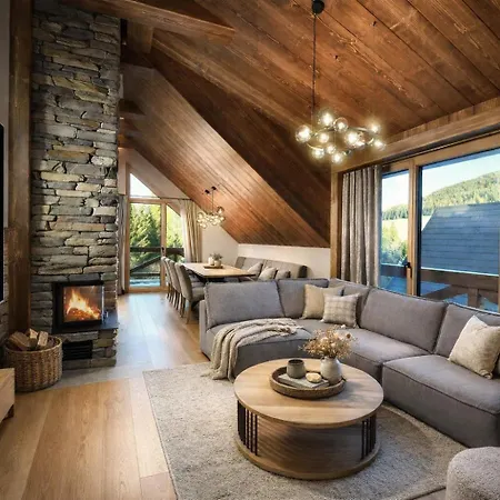 Oasis At Kvacianska Dolina - Luxury 5-bedroom Lodge *